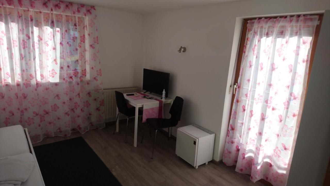 Gasthaus Krone Ubersaxen Luaran gambar
